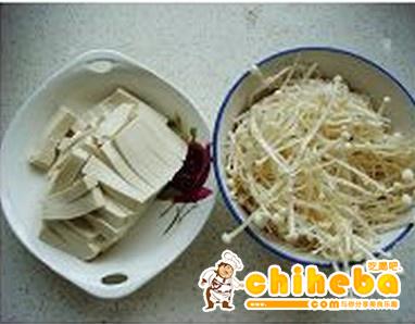 金针菇豆腐肉片汤的做法 步骤2